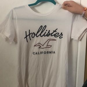 Hollister shirt new with tags hasn’t been worn
